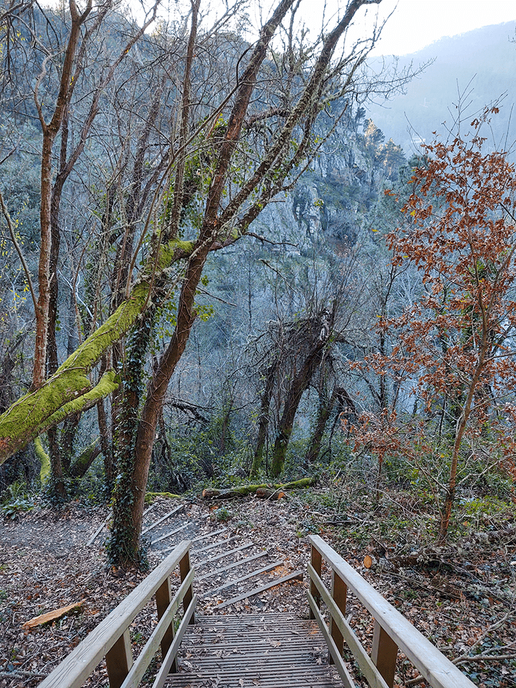 Ruta cascada Augacaída en la Ribeira Sacra Pantón