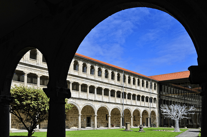 Románico en la Ribeira Sacra - Claustro Grande de Santo Estevo de Ribas de Sil